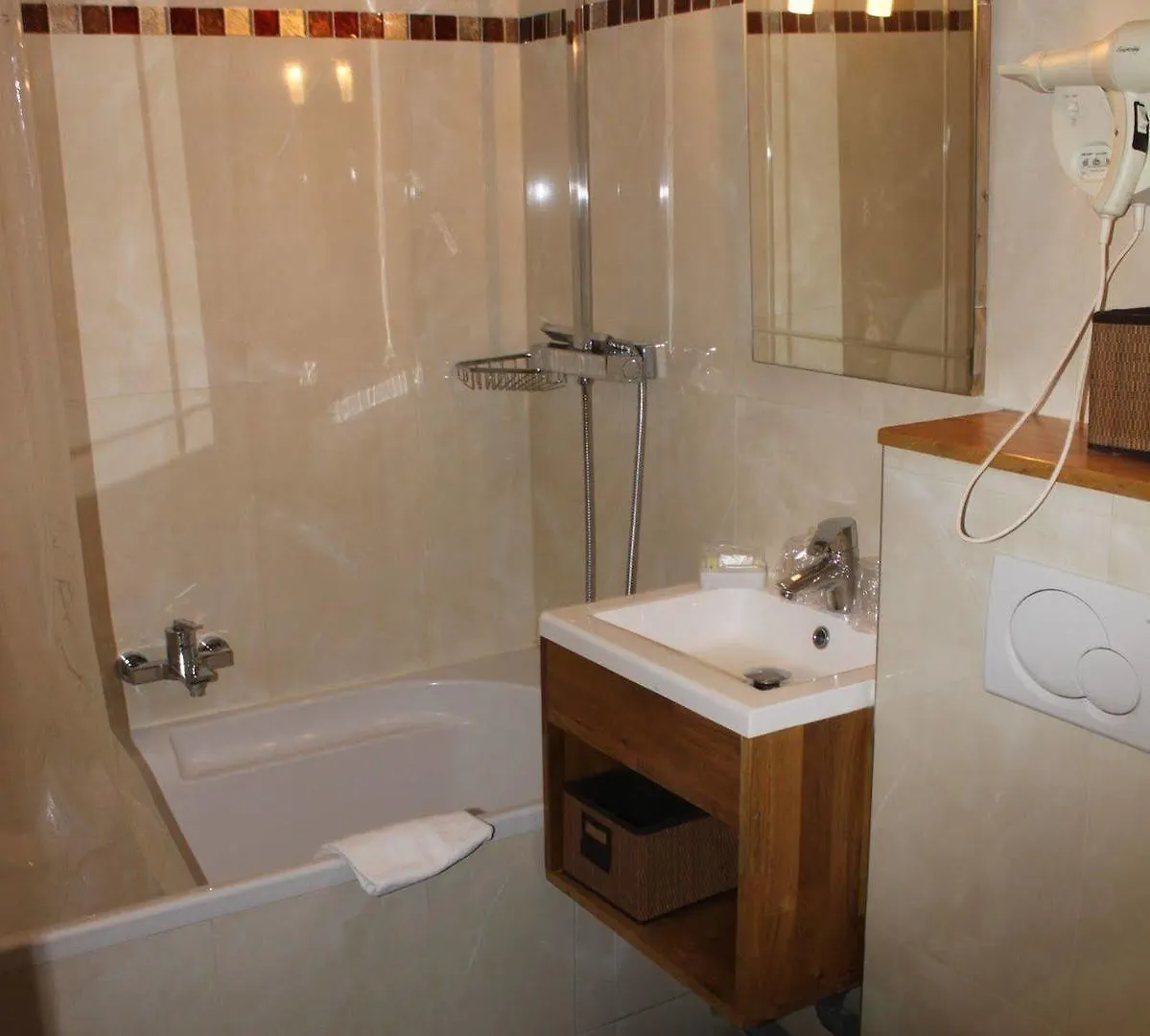Hotel Metropolitain 3*